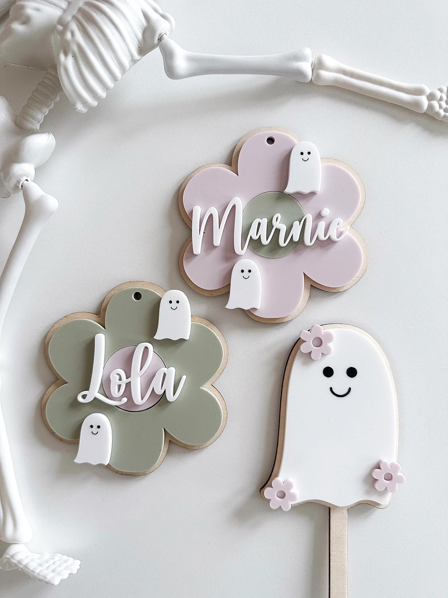Personalised Daisy and Ghost Boho Halloween Boo Basket Tags alternate view