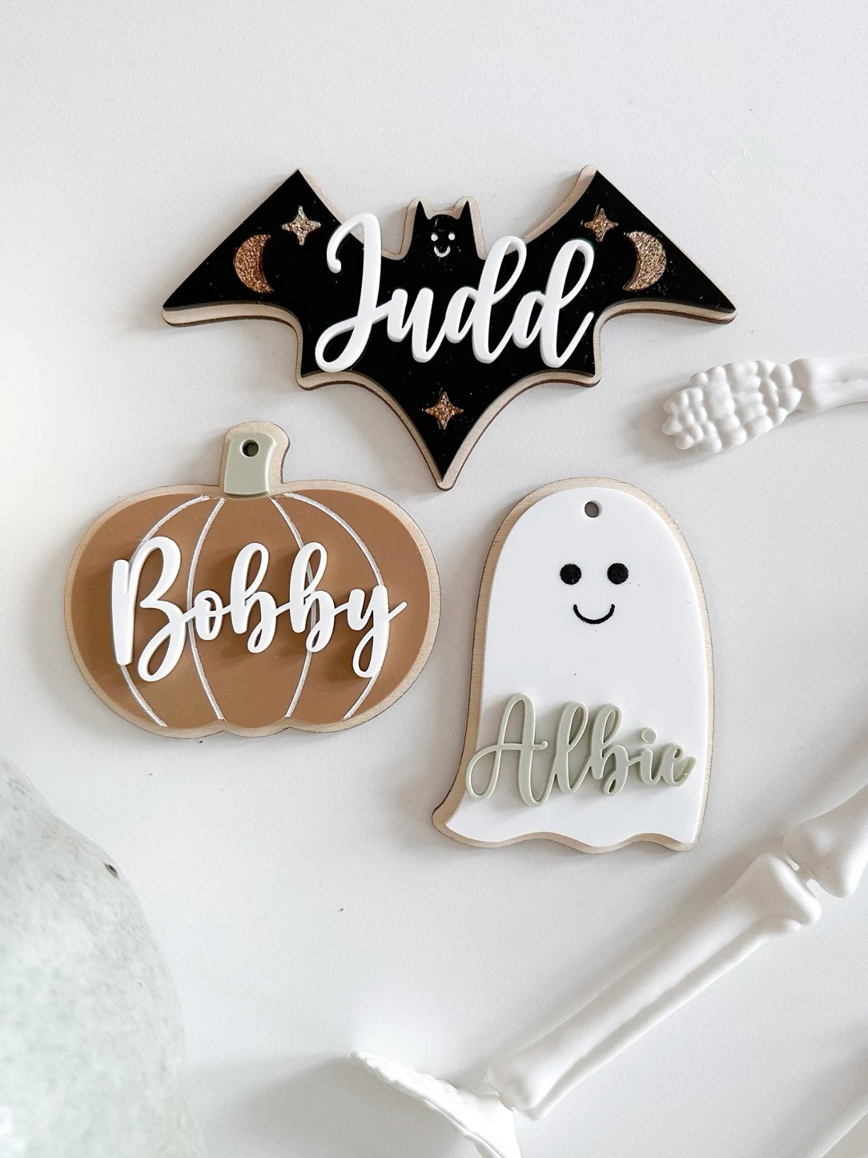 Personalised Retro Style Bat Boo Basket Tag alternate view